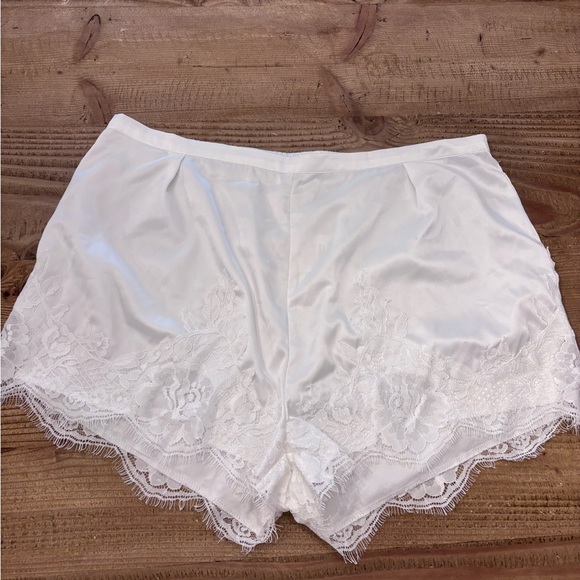 Homebodii Bridal Elegant White Lace Trim set in Olivia. By revolve - Picture 2 of 8